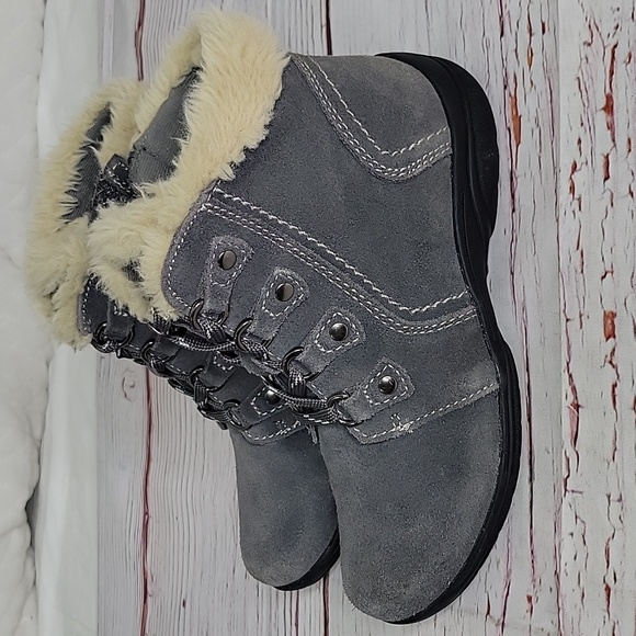 EARTH ORIGINS Women's Gray Suede Fur-Lined Ankle Boots Size 7 - Picture 1 of 7